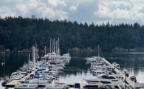 The Waterfront Suites And Marina